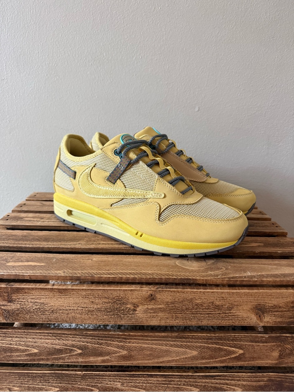 EUC Travis Scott Nike Air Max 1